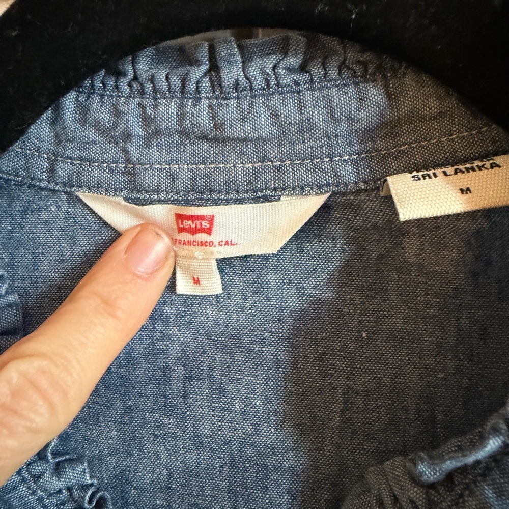 LEVI’S Ruffled Denim Button-Up Shirt - Picture 3 of 3